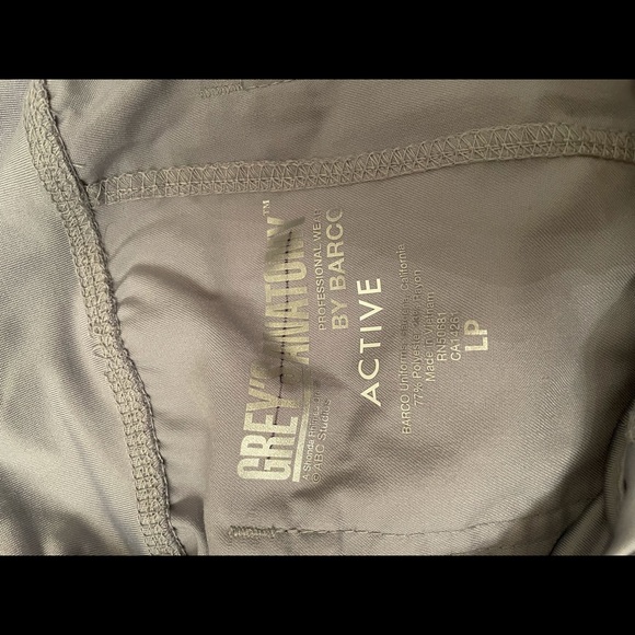 Assorted scrub bottoms all size LP used - Picture 3 of 6